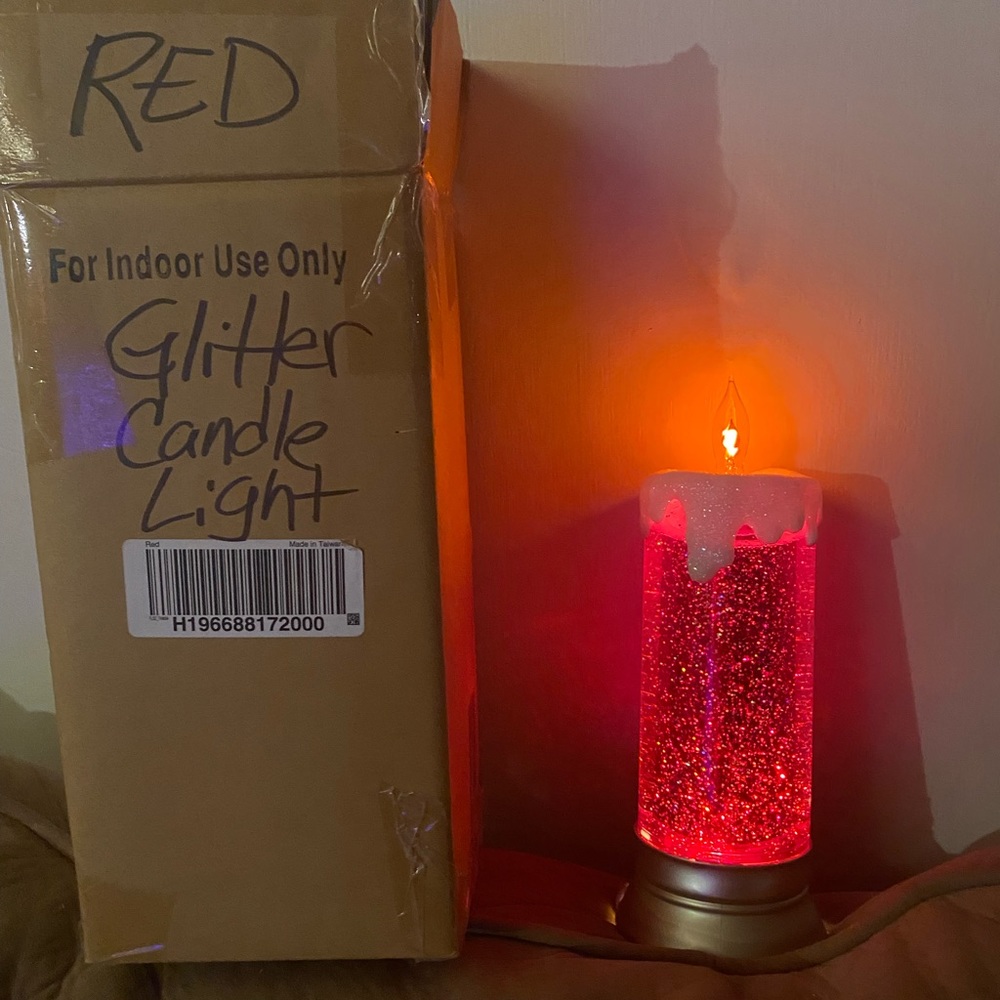 Red large single glitter light up candle